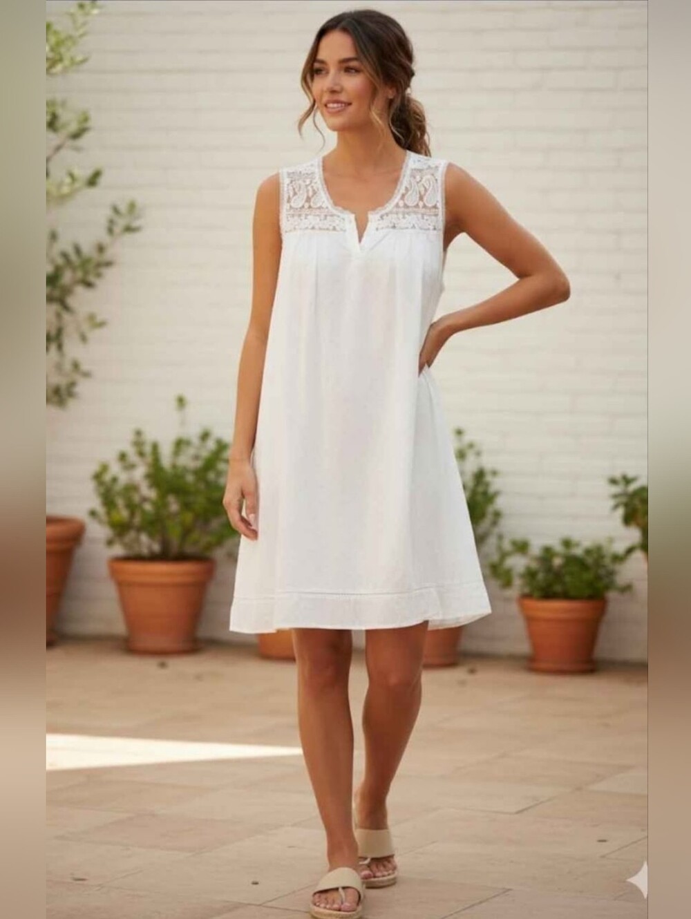 White sleeveless shift dress. Relaxed feminine & bohemian size M